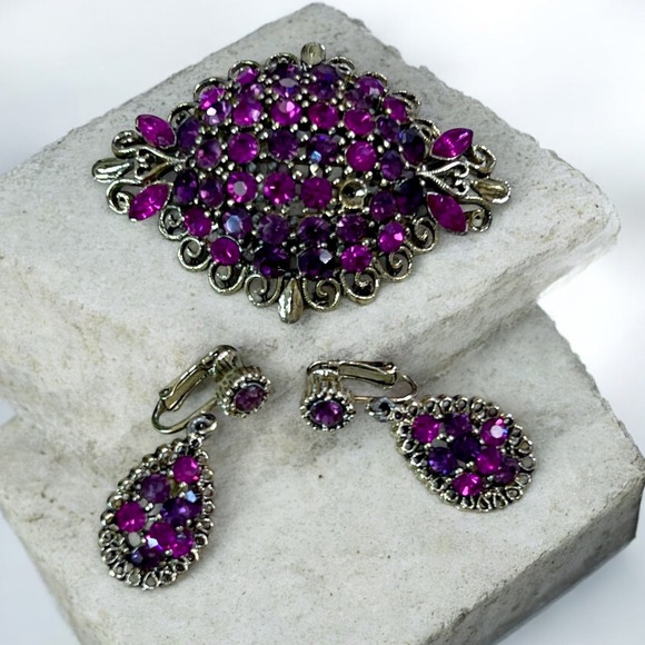 Jewelry - Vintage Style Fuchsia Purple Rhinestone Brooch and Clip On Earring Set Gold Tone